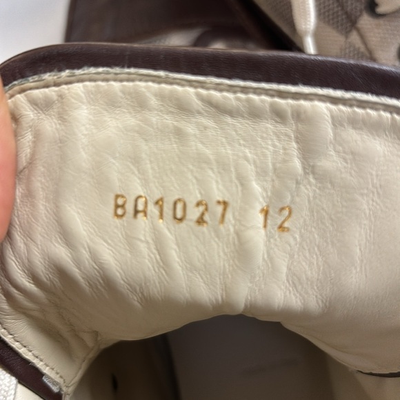 Louis Vuitton - Picture 10 of 12